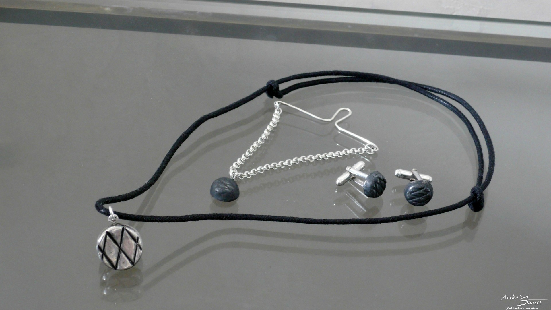 Salty liquorice jewelry set for men